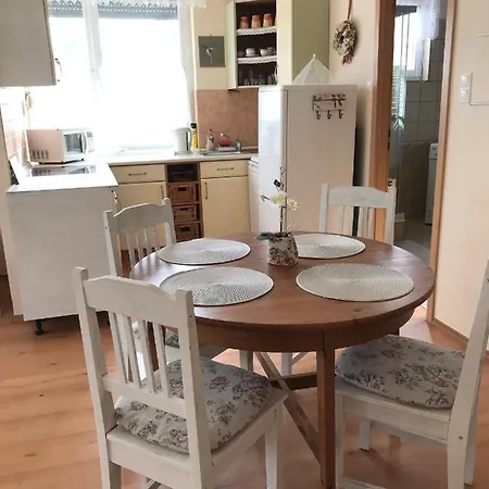 Feher Gyongy Apartman Lägenhet *